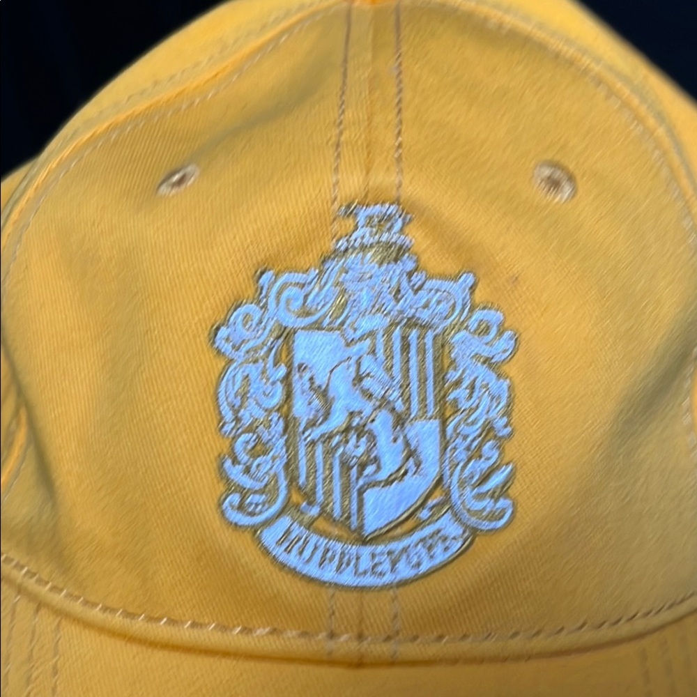 Harry Potter HUPPLEPUFF  Baseball Cap with Embroidered Crest - Picture 2 of 10